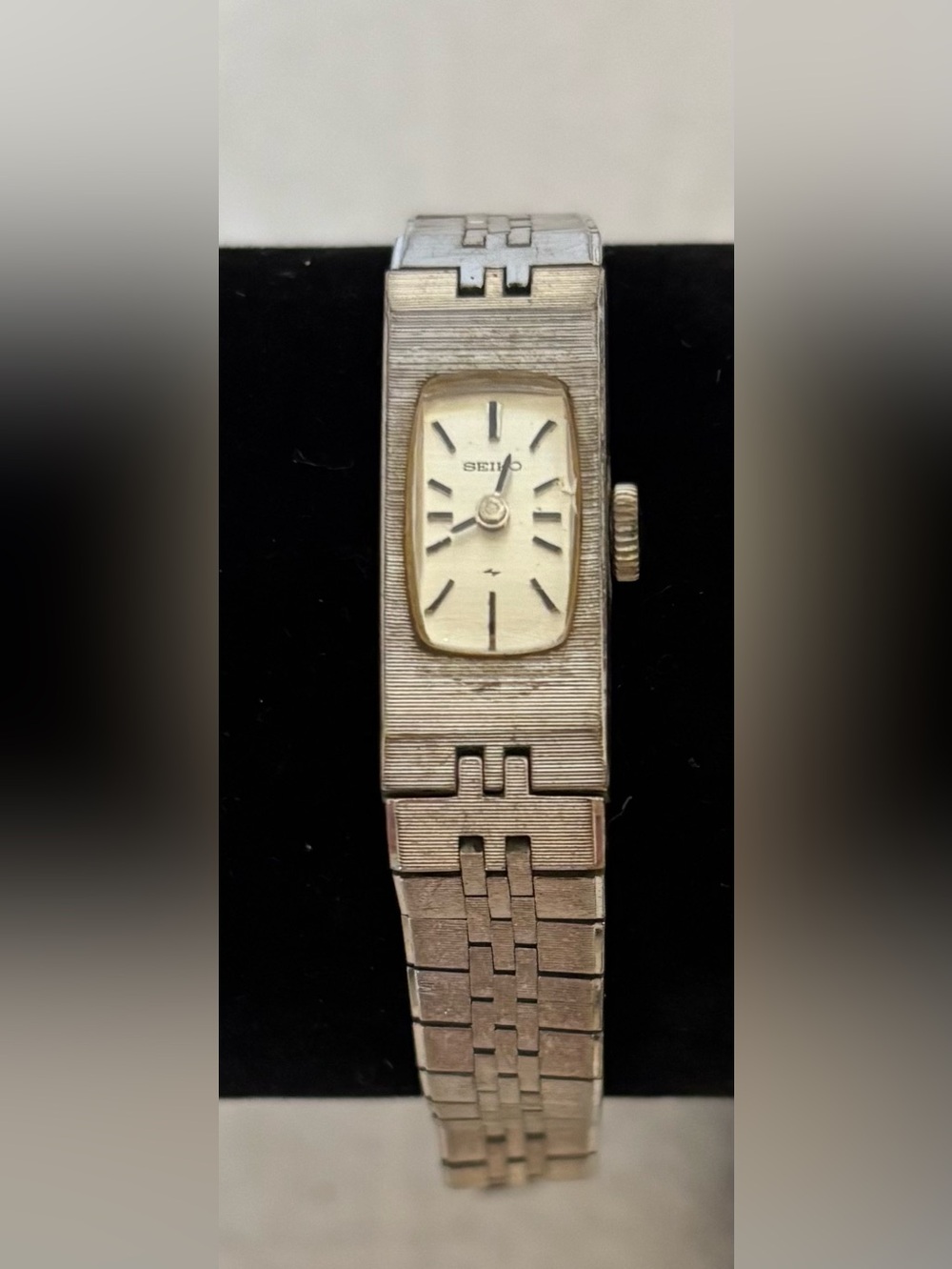 Vintage 1971 Seiko Silver-Gold Toned Tiny Timeless Classic Preppy Polished Watch